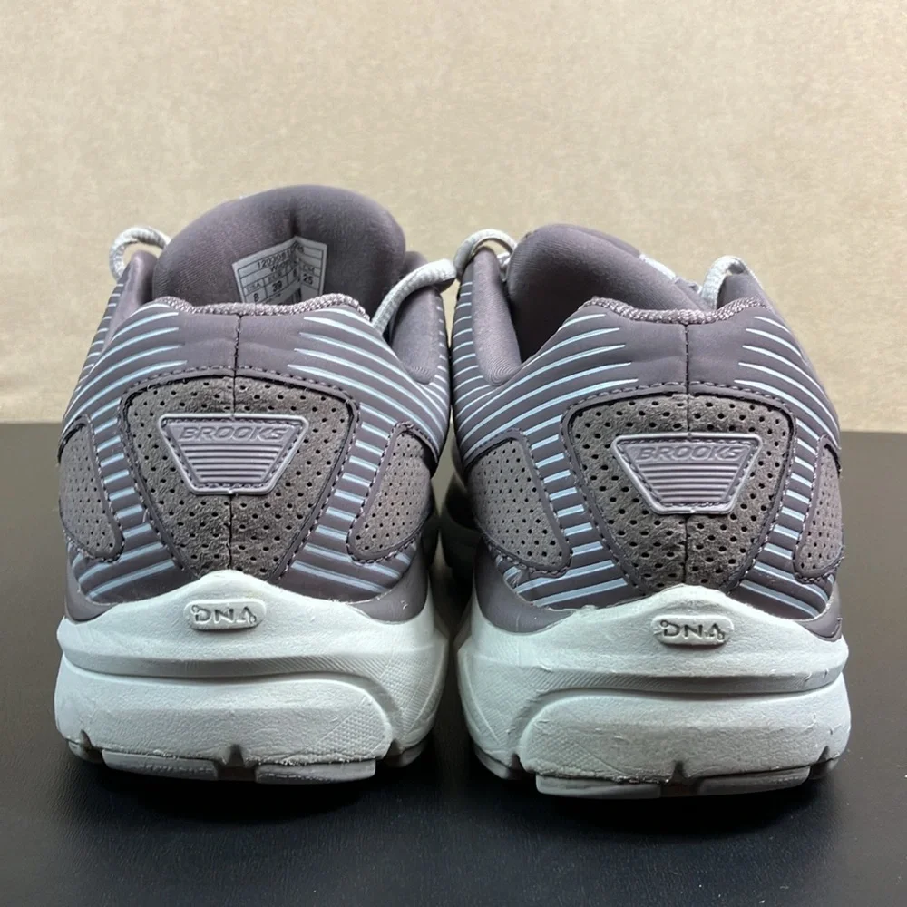 Brooks Addiction Walker Athletic Outdoor Sneaker Shoes Women’s size‎ 8 D